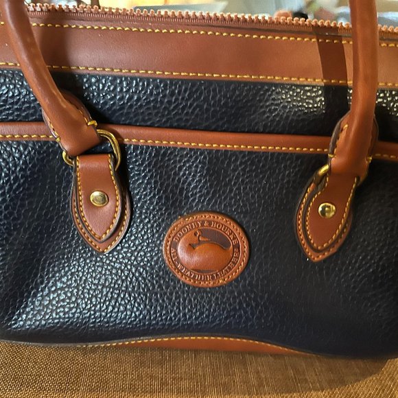 Dooney & Bourke Hand bag with Shoulder strap - Picture 1 of 4